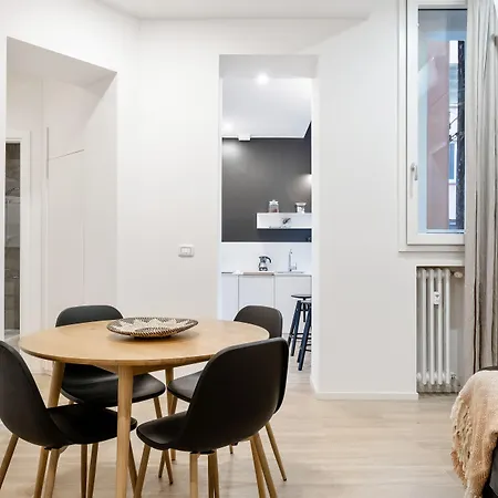 Guesthost - Piazza Maggiore White 볼로냐