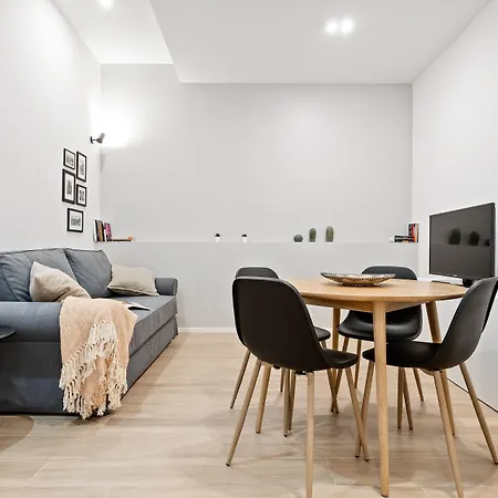 Guesthost - Piazza Maggiore White Apartmán