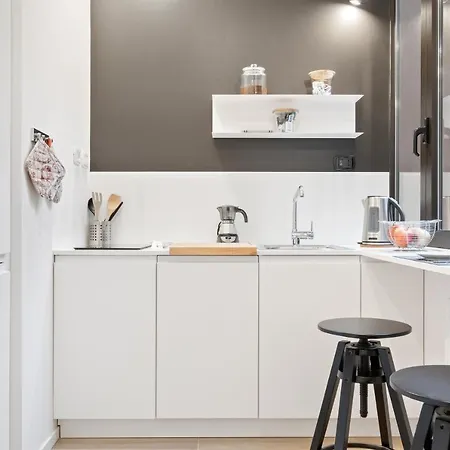 Apartment Piazza Maggiore White