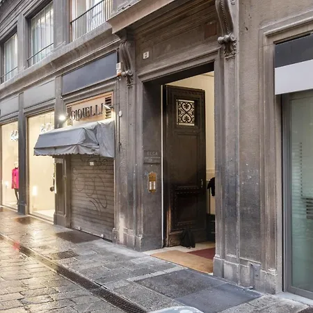 Guesthost - Piazza Maggiore White Apartment *