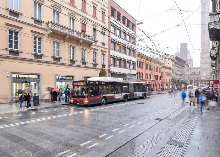 Guesthost - Piazza Maggiore White Apartment