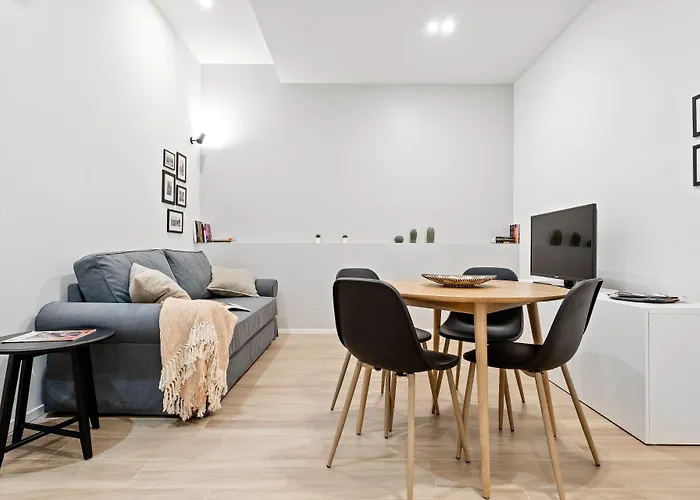 Guesthost - Piazza Maggiore White Apartment