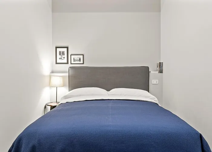 Guesthost - Piazza Maggiore White Apartment