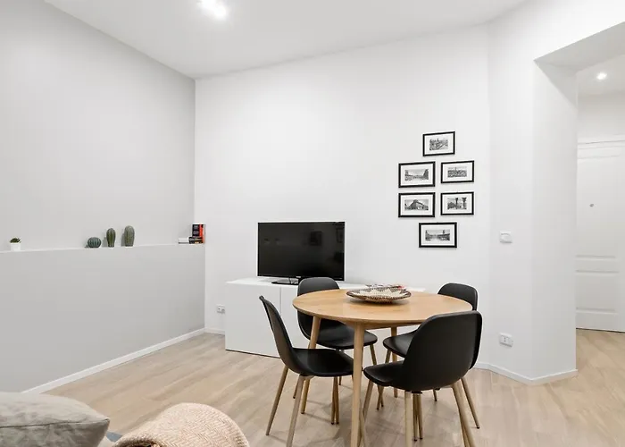 Guesthost - Piazza Maggiore White