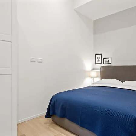 Guesthost - Piazza Maggiore White Apartman Bologna