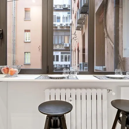 Guesthost - Piazza Maggiore White Apartman